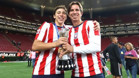 “tilon”-chavez-sheds-tears-after-his-son-mateo’s-call-to-the-2026-world-cup