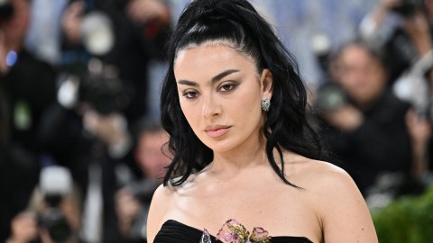 charli-xcx-announces-her-seventh-album-“tune,-fashion,-film”