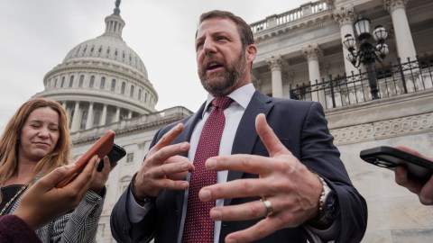 markwayne-mullin-confronts-senate-democrats-as-criticism-grows-over-ice-actions