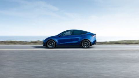 the-tesla-model-y-falters:-an-electric-suv-challenges-it