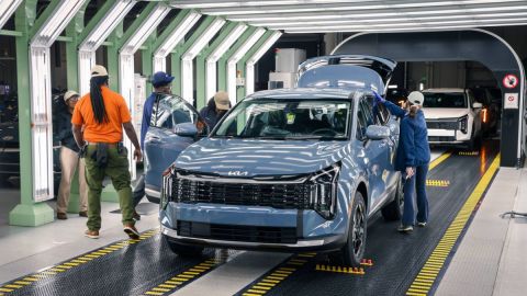 kia-begins-production-of-the-2027-sportage-hybrid-in-the-us