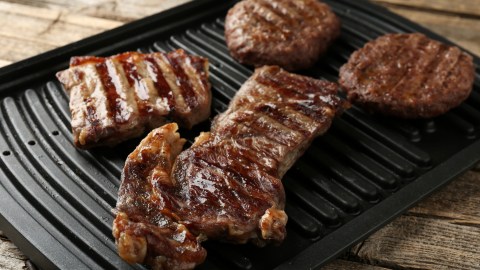doctor-loses-70-pounds-of-weight-with-a-carnivorous-diet:-“americans-have-been-deceived-about-nutrition,”-he-asserts