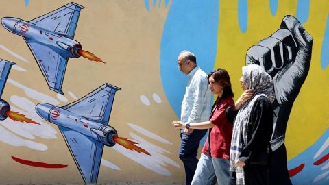 “trump-needs-the-war-to-end,-but-iran-is-not-giving-in”