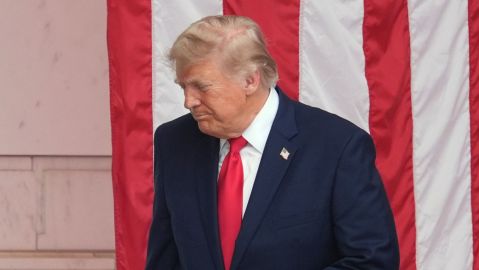 senate-leaves-trump’s-$1.8-billion-ballroom-and-fund-without-resources