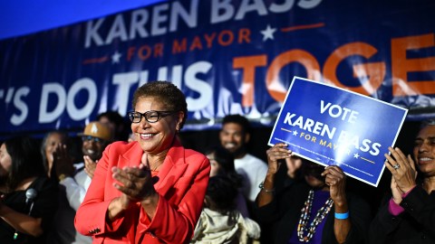 bass-maintains-lead-in-los-angeles-mayoral-elections