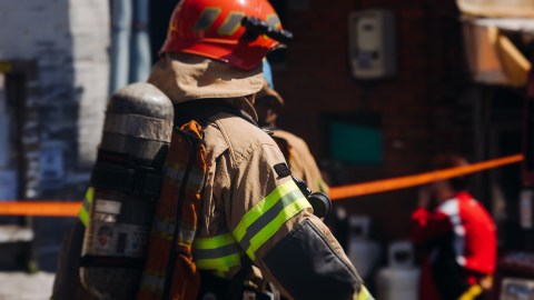 a-woman-doused-herself-with-gasoline-and-set-fire-in-virginia:-her-3-year-old-daughter-died-in-the-fire