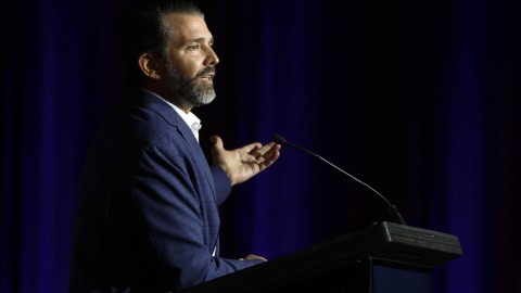 donald-trump-jr.-is-linked-to-the-scandal-of-a-millionaire-loan-obtained-through-the-government