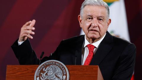 amlo-“supports”-sheinbaum,-opens-conflict-with-trump-and-accuses-us-interference