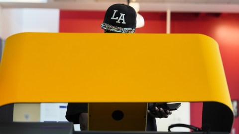 trump-accuses-democrats-of-‘trying-to-steal’-elections-in-california
