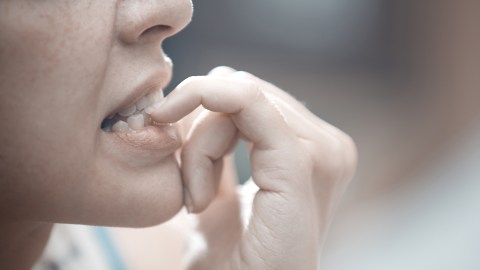 do-you-bite-your-nails?-it-has-a-hidden-meaning-and-it-is-not-nerves
