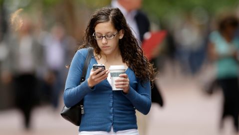 few-americans-feel-informed-despite-closely-following-key-issues-in-the-country