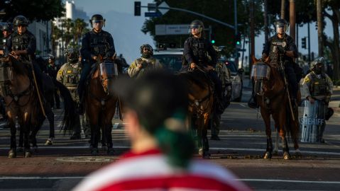 one-year-after-trump’s-raids,-los-angeles-remembers-pain-and-resistance