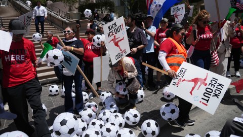 sofi-stadium-workers-authorize-strike-days-before-fifa-world-cup