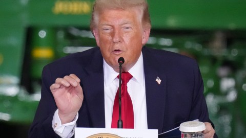 trump-makes-more-than-800-medications-available-at-discount-prices-for-americans