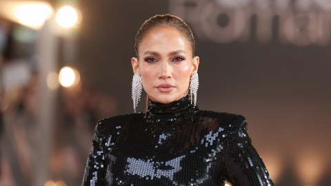 jennifer-lopez-confesses-to-being-a-fan-of-madonna:-“as-a-child-i-wanted-to-be-like-her”