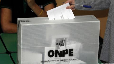 peru-holds-elections-to-elect-its-new-president
