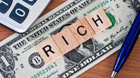 report-reveals-that-the-us-added-736,000-new-millionaires-last-year