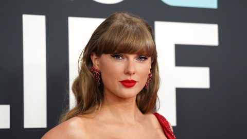 taylor-swift-breaks-records-on-audio-platforms-with-her-song-“i-knew-it,-i-knew-you”