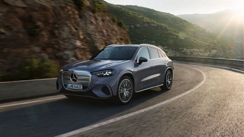 the-electric-mercedes-glc-adds-new-versions-and-more-range