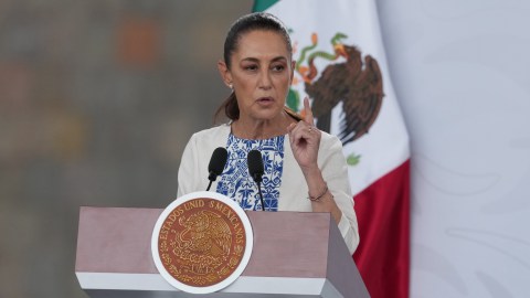 sheinbaum-highlights-la-opinion’s-report-on-mexican-governors