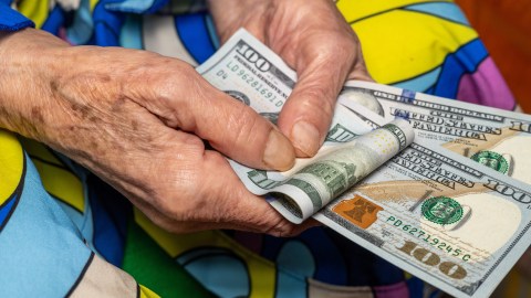 social-security:-is-a-million-dollars-necessary-for-retirement?-this-is-what-the-experts-say