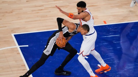 san-antonio-rescues-a-key-victory-in-game-3-of-the-nba-finals-in-new-york