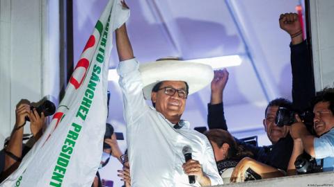 elections-in-peru:-sanchez-overtakes-fujimori,-but-the-race-has-not-yet-been-defined