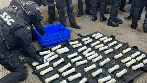 they-find-59-explosives-inside-a-bus-that-was-heading-to-a-teacher-protest-in-mexico-city