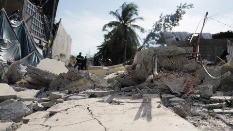 nearly-40-dead-and-4-million-children-without-school-so-far-left-by-the-7.8-earthquake-in-the-philippines