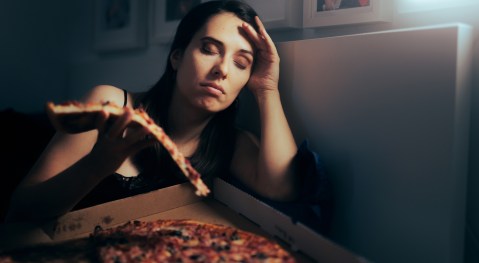 stress-and-night-eating:-a-harmful-link-for-digestive-health