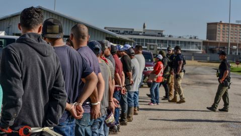 mexico-estimates-that-14,000-mexicans-remain-detained-in-ice-centers