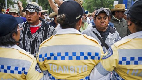 teachers-and-families-of-missing-people-collapse-access-to-the-azteca-stadium