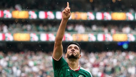 raul-jimenez-cries-after-his-first-goal-in-a-world-cup-and-dedicates-it-to-his-recently-deceased-father