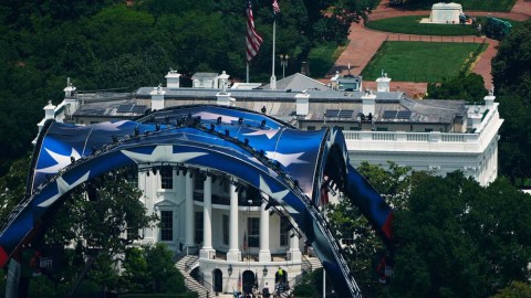 trump’s-idea-to-host-a-ufc-event-at-the-white-house-will-cost-more-than-$60-million