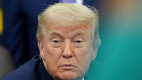 appeals-court-allows-trump-to-temporarily-maintain-10%-world-tariff