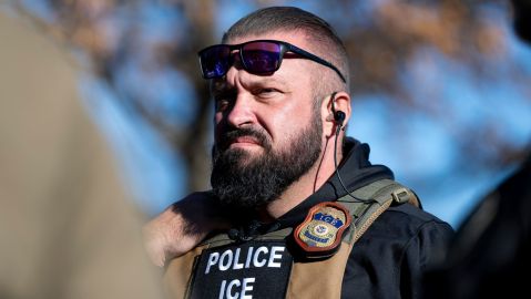 trump-is-accused-of-intimidating-organizations-that-defend-immigrant-children