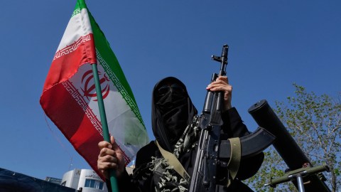 the-iranian-revolutionary-guard-would-tear-down-the-agreement-proposed-by-trump-to-end-the-war