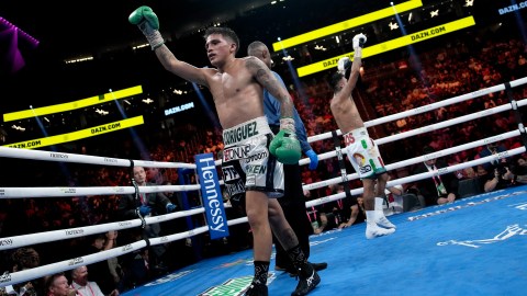 bam-rodriguez-is-unbeatable:-he-knocked-out-and-won-his-third-title-in-a-different-category