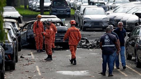 crash-of-two-helicopters-leaves-6-dead-in-rio-de-janeiro,-brazil