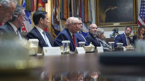jd-vance-reveals-that-donald-trump-imposes-a-strict-dress-code-on-his-cabinet