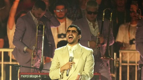 cross-bunny-becomes-the-first-latin-artist-to-raise-1,000-million