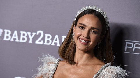 jessica-alba-joins-netflix’s-“13-happening-30”-remake