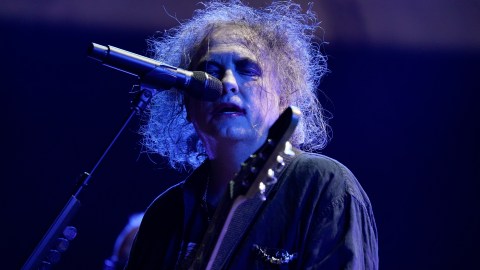 robert-smith-harshly-criticizes-the-halftime-show-of-the-world-cup-final