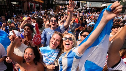 argentine-tide-in-the-united-states:-flights-from-buenos-aires-were-sold-out-due-to-the-final